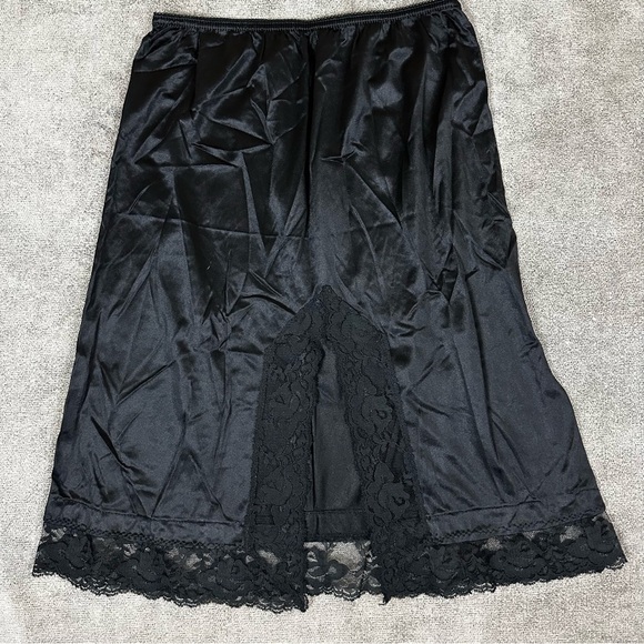 VINTAGE Set of Two Slips - Picture 2 of 10